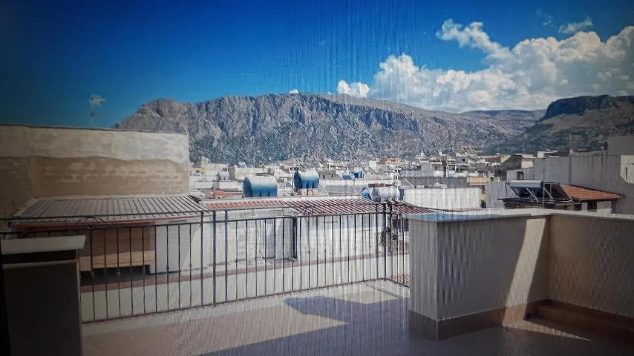 I Faraglioni Comfort Rooms Terrasini 2*,