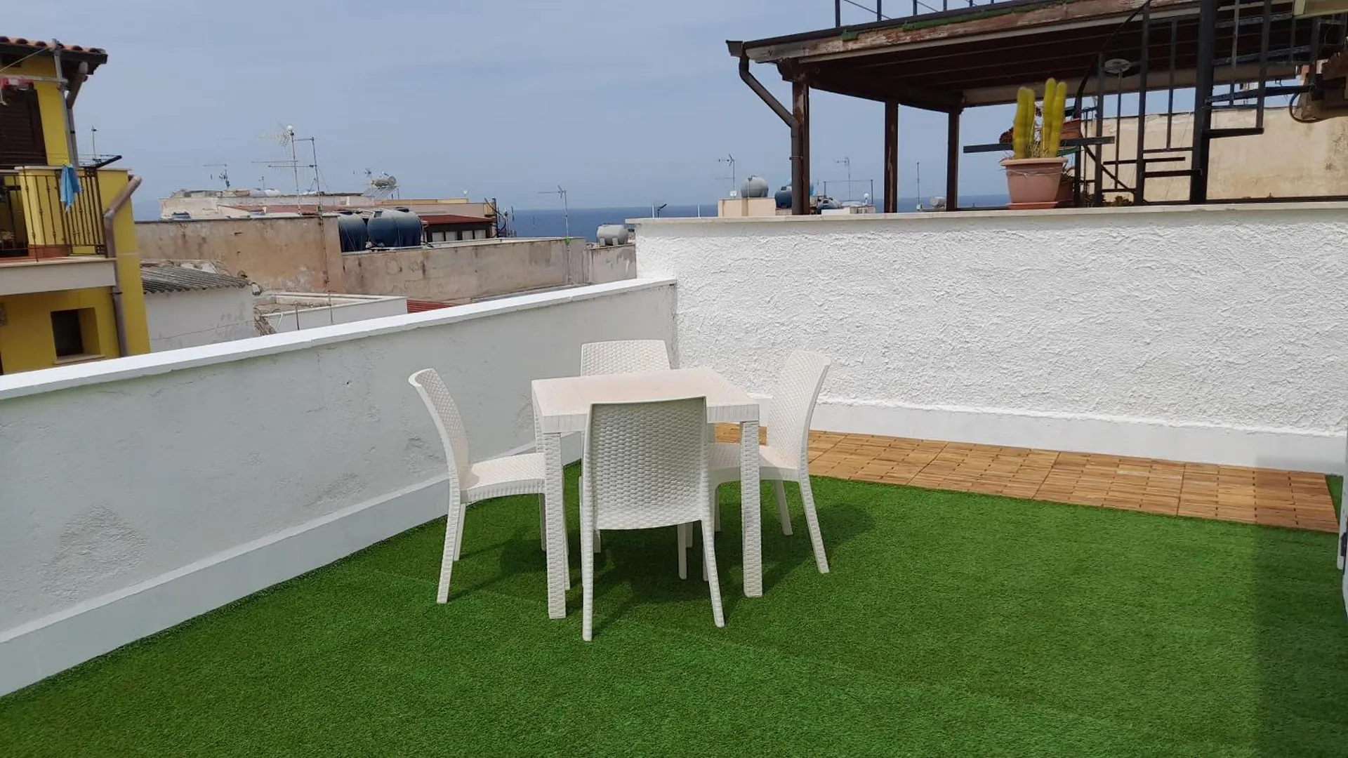 Bed & Breakfast I Faraglioni Comfort Rooms Terrasini