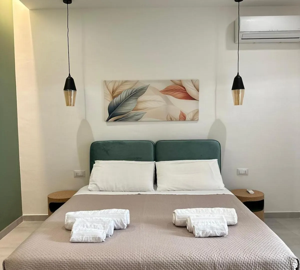 I Faraglioni Comfort Rooms Terrasini 2*,