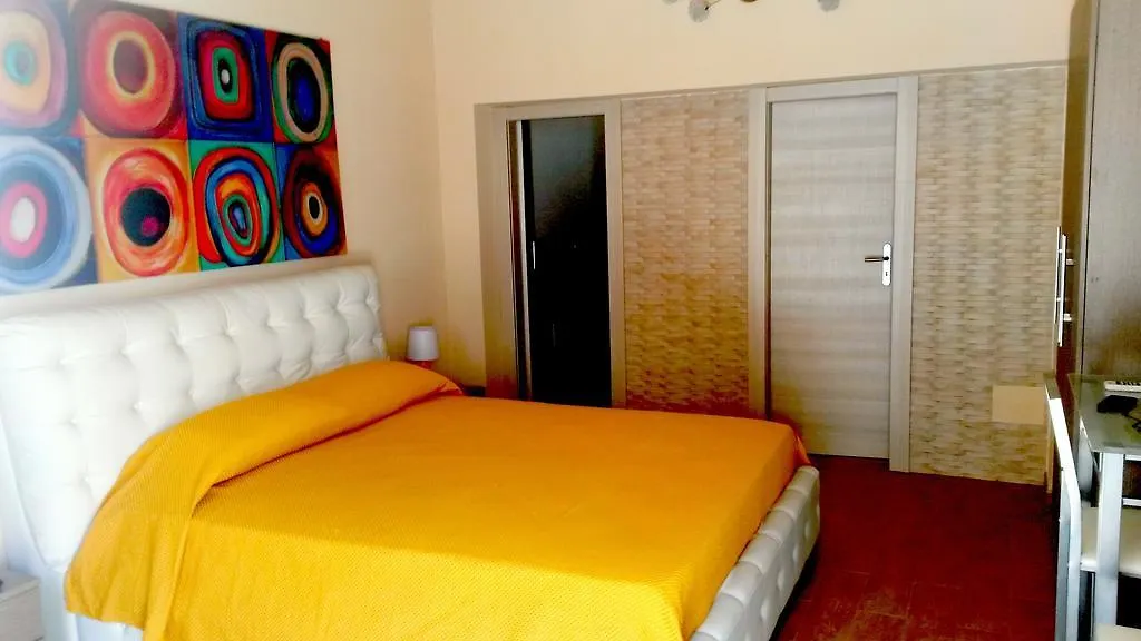 I Faraglioni Comfort Rooms Terrasini 2*,  Italia